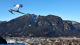 ÖSV-Adler dominieren Skisprung-Quali in Garmisch