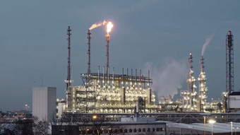 Fackeltätigkeit bei BASF in Ludwigshafen: Flammen und Lärm