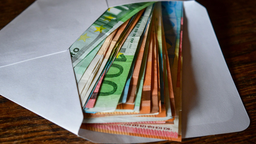 Neffe zahlt über 17.000€ bei Polizei Südosthessen für Onkel
