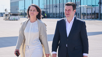Pflegekräfte aus dem Ausland: Baerbock und Heil werben in Brasilien