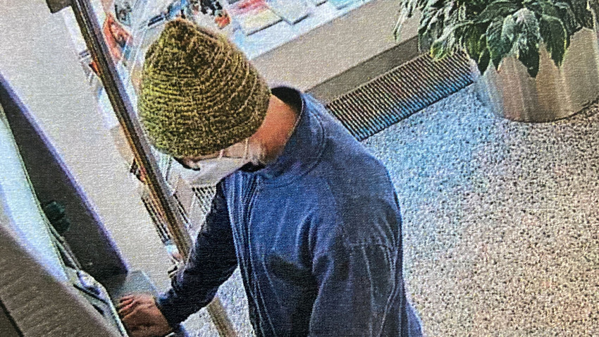 Taschendiebstahl in Willingen: Fahndung nach EC-Karten-Dieb