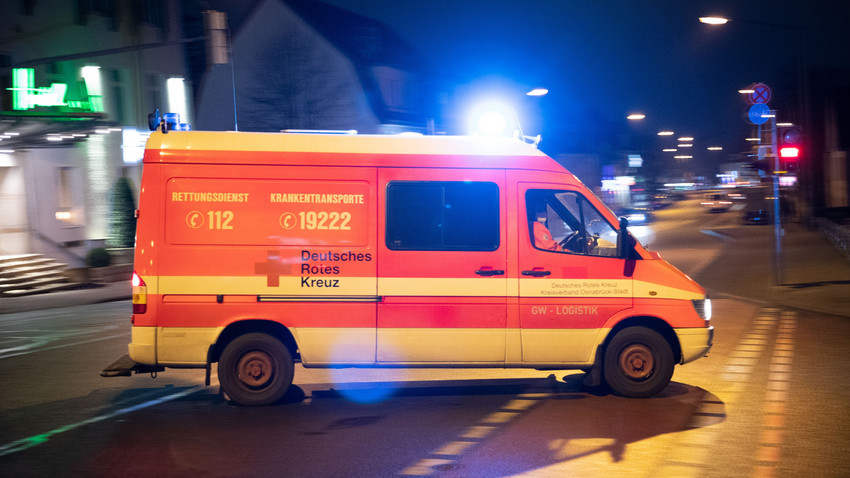 2 Fahrradfahrer kollidieren - 23-Jähriger stirbt bei Unfall in Brechen