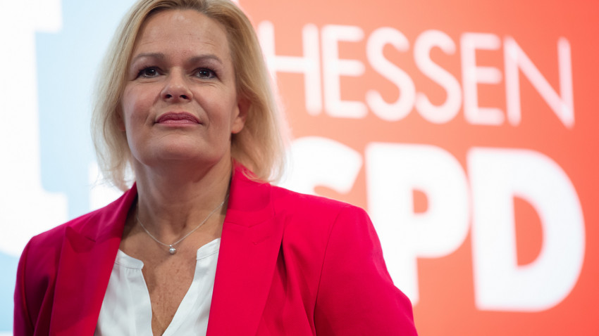 SZ: Faeser bleibt auch als Hessen-SPD-Spitzenkandidatin Ministerin