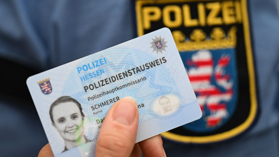 Weniger Fälschungsgefahr: neuer Dienstausweis für hessische Polizei