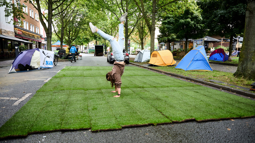 "Parking Day in Hessen" - Parkplätze werden zu grünen Oasen
