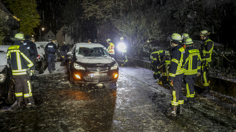 Auto fährt Mann in Fulda an und schleift ihn mit