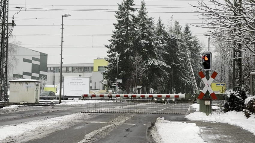 Dreieich-Buchschlag: Warten an der "Horror-Bahnschranke"
