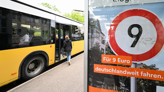 RMV verkauft 2,3 Millionen 9-Euro-Tickets