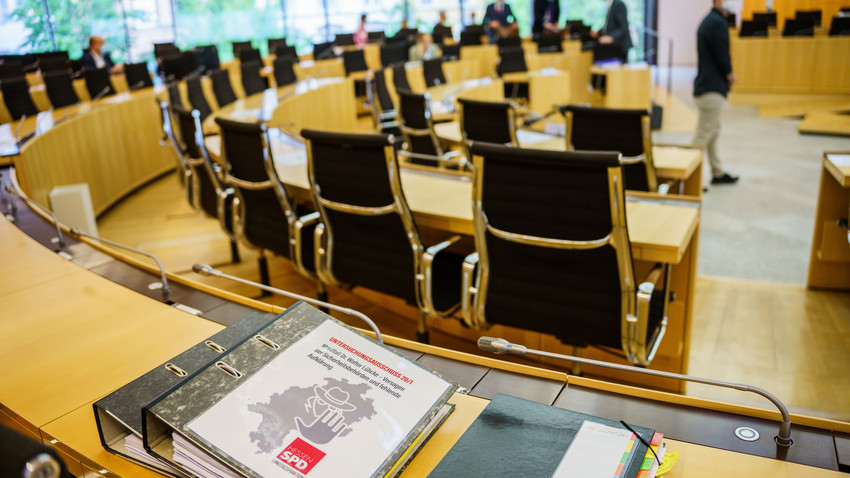 Hessens Landtag legt Abschlussbericht zu Lübcke-Ausschuss vor