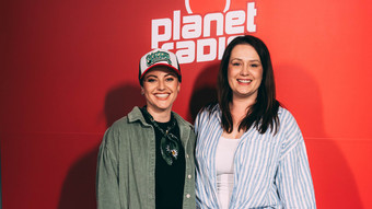 stars im tower: comedienne tahnee bei yella