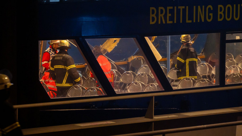 Verletzte in Hamburg: Transportschiff stößt auf Elbe gegen Fähre
