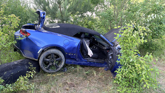 Borken-Großenenglis: Auto stürzt in Kiesgrube - Fahrer tot