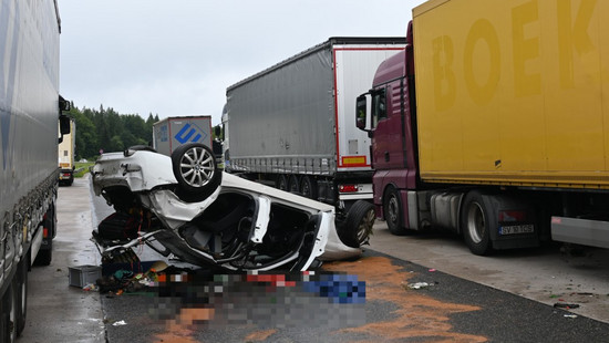 Unfall auf A4: 81-jähriger Fahrer aus Aachen verstorben