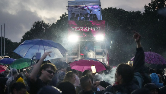 Berliner Techno-Parade: Hunderte von Rettungskräften behandelt