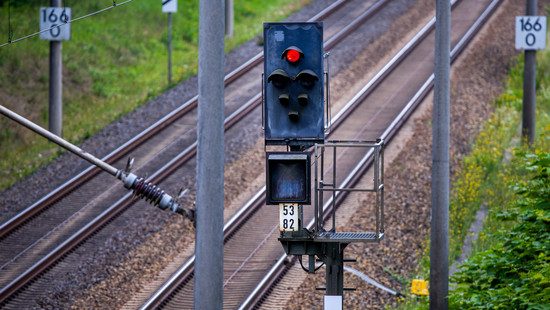 Mega-Bahnsperrung am Rhein: So kommt ihr trotzdem ans Ziel
