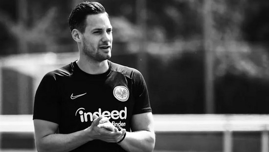 Unfall wohl Absicht: Eintracht-Jugendtrainer verschickte Jugend-Pornos