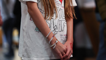 200 Swifties in Wiesbaden: Erste «Ophelia»-Sonderführung im Museum