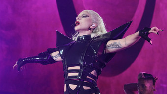 Lady Gaga stellt neue Single bei den Grammys vor!