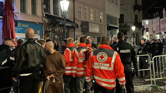 Nach Rosenmontagszug in Fulda: 25-Jähriger lebensbedrohlich verletzt