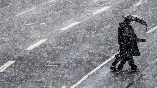30 Kilometer Stau: Schneechaos auf A3 bei Wiesbaden