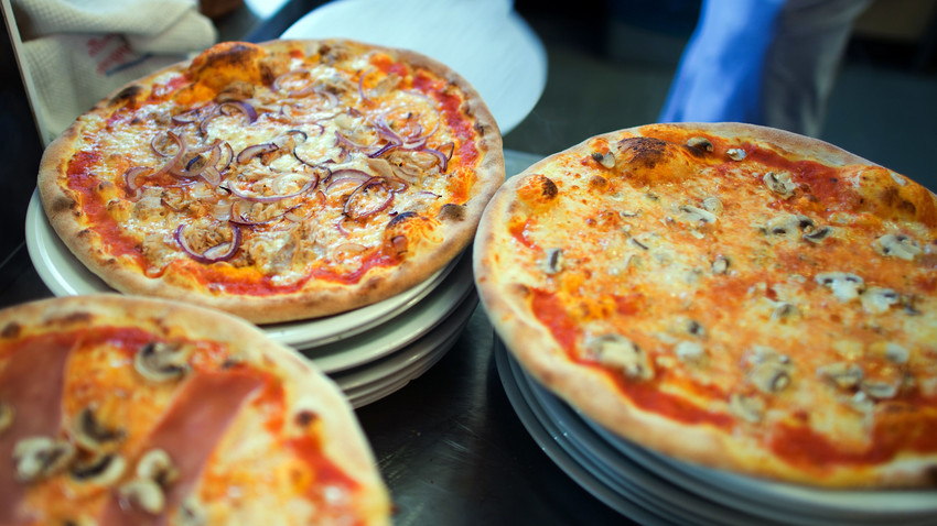 Jugendliche stehlen Pizza-Boten-Auto in Dieburg