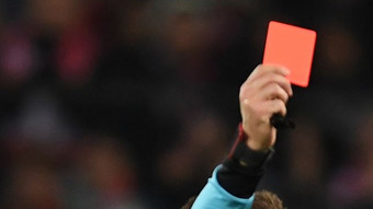 Polizeieinsatz in Dietzenbach: Amateur-Fußballer schlägt Referee