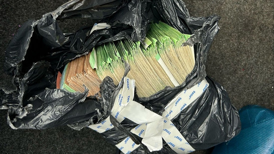 84.250 Euro in Müllsack: Ungewöhnlicher Fund bei Kontrolle