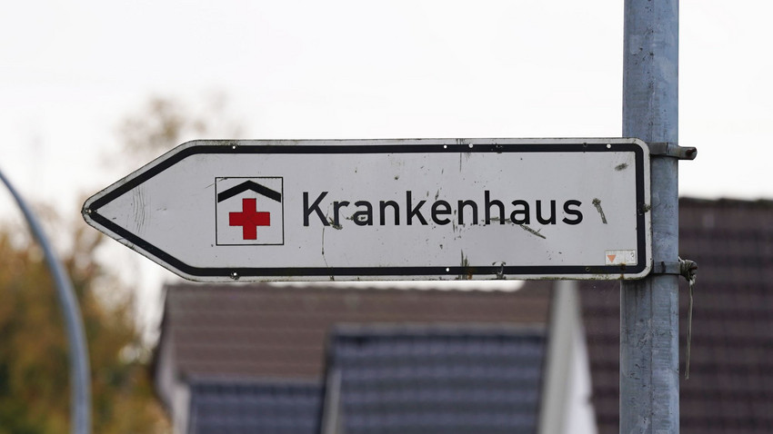 Radfahrerin stirbt nach schwerem Unfall in Wiesbaden