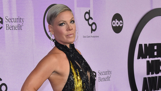 pink: ruft zu "girl power" auf