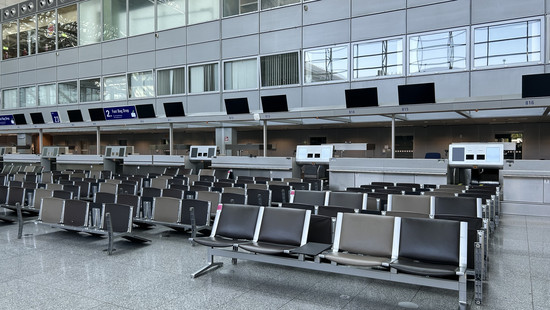Frankfurter Flughafen versteigert Inventar aus Terminal 2