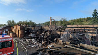 Sägewerk in Merenberg durch Großbrand schwer beschädigt