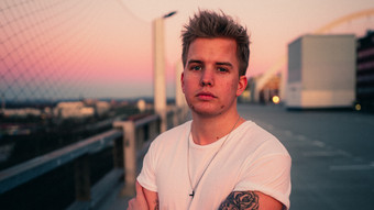 voting: soll kayef bei planet radio laufen?