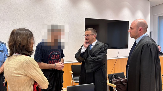Mit Gasdruckpistole auf LKW gefeuert: Vier Jahre Haft für LKW-Fahrer
