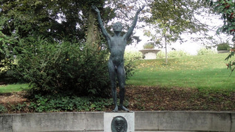 Gestohlene wertvolle Statue von der Mathildenhöhe Darmstadt wieder da