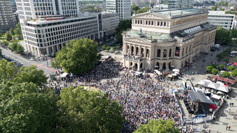 Großdemo gegen Rechtsextremismus in Frankfurt: 2.500 bei Kundgebung