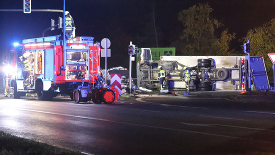 Tödlicher Unfall bei Griesheim: Auto kracht gegen LKW