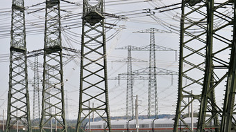 Stromausfall in Langen: Unbekannte hebeln Trafostation auf