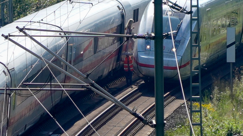Tier in Oberleitung? 150 ICE-Fahrgäste bei Frankfurt evakuiert