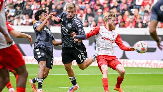 Fußball-Bundesliga: Eintracht Frankfurt vergibt Sieg in Freiburg
