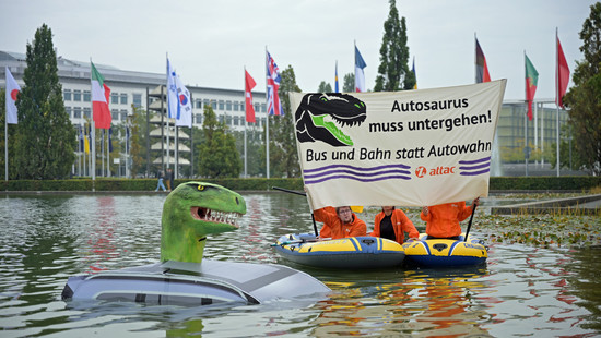 Klimaaktivisten blockieren IAA-Zufahrt in München