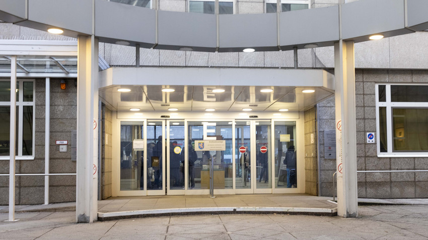 Prozess in Frankfurt: Diebesbande soll Millionen gestohlen haben