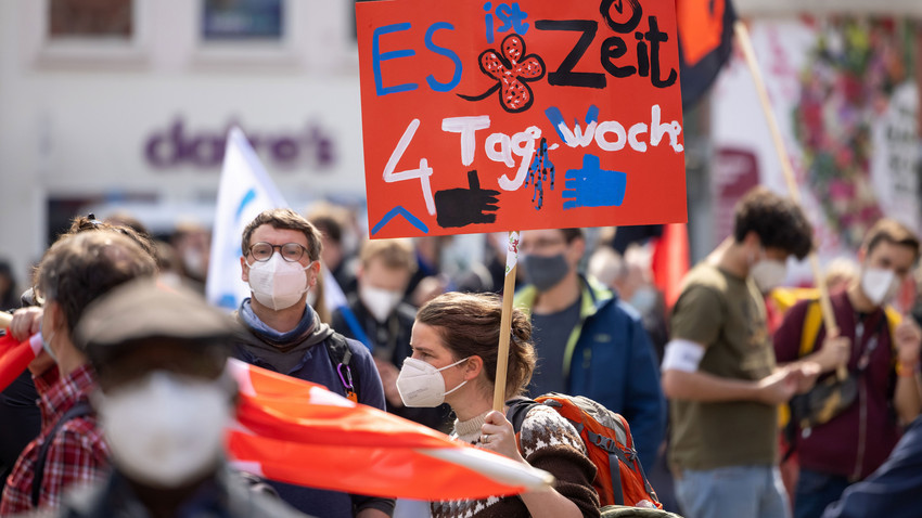 Pilotprojekt für Vier-Tage-Woche in Deutschland - Unternehmen gesucht