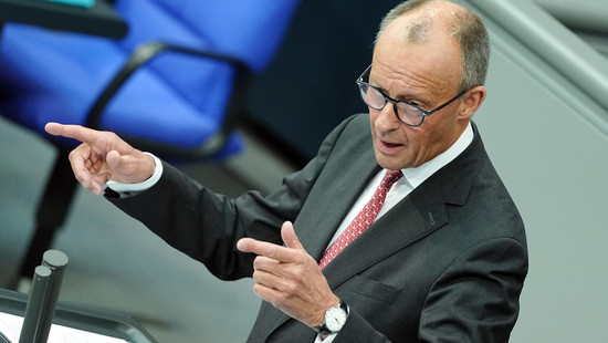 Generaldebatte im Bundestag: Merz bittet um Unterstützung