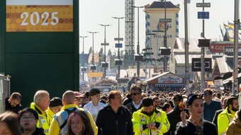 Eintritt statt teurem Bier? Debatte um Oktoberfest-Vorstoß