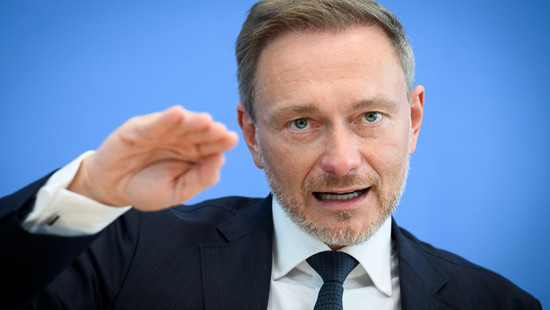 Streit um Wachstumschancengesetz: Kritik aus Opposition und Wirtschaft