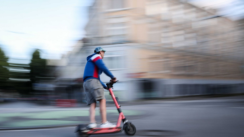 Statistik: Fast 12.000 E-Scooter-Unfälle im Jahr 2024