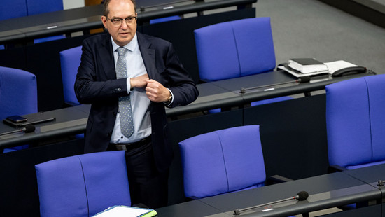Bundestag stoppt Familiennachzug - Neuer Migrationskurs