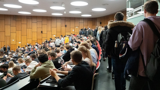 Bafög-Förderbetrag auf knapp 600 Euro leicht gestiegen
