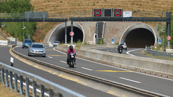 Tunnel Frankenhain früher frei auf der A49