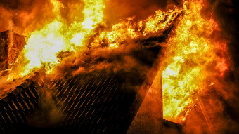 Dachstuhl-Brand in Burghaun: 150.000 Euro Schaden bei Feuer